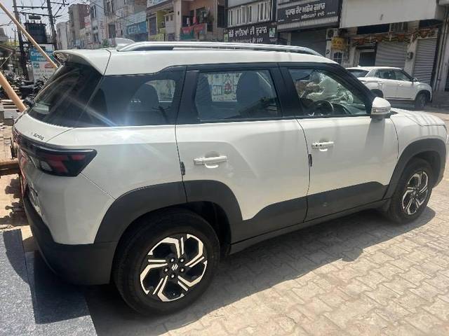 https://images10.gaadi.com/usedcar_image/4540039/original/processed_9bd39c30-99b9-4e68-a866-3dd5765b4ff1.jpeg?imwidth=6402