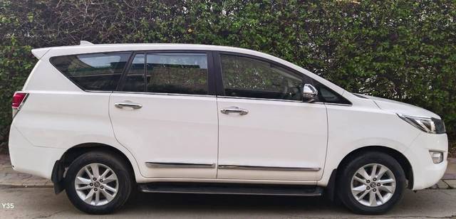 https://images10.gaadi.com/usedcar_image/4540059/original/processed_cda3624a7833a0a03151fdba8f56a6e9.jpg?imwidth=6401