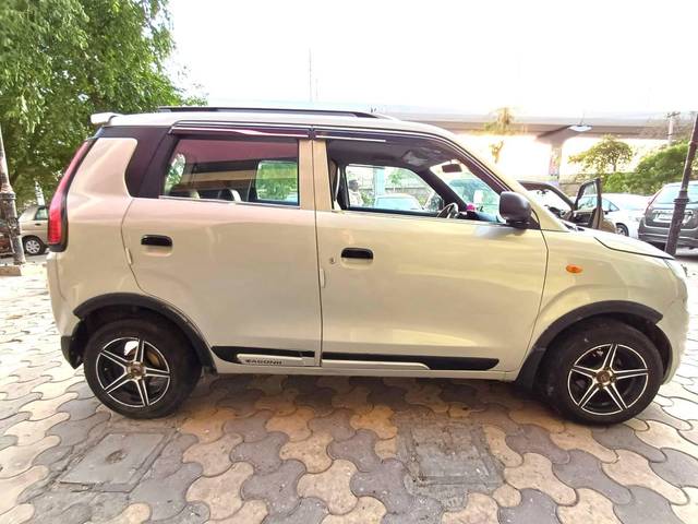 https://images10.gaadi.com/usedcar_image/4540073/original/processed_abd1a6c2c28526075ff30dcfbe34ebca.jpeg?imwidth=6401