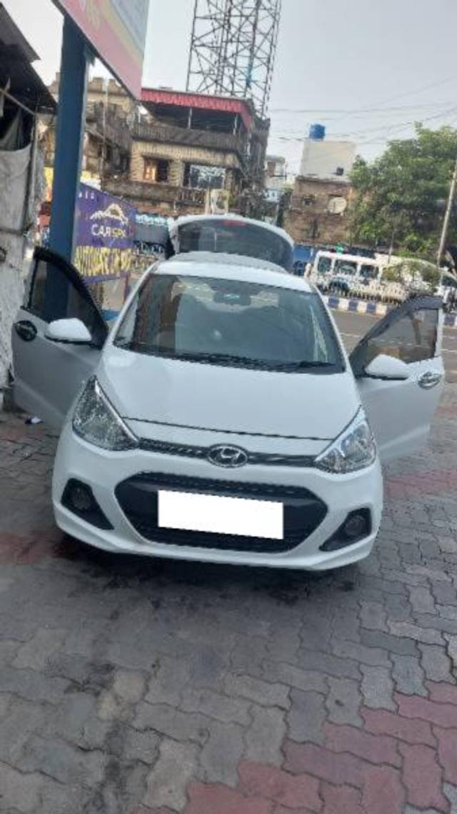https://images10.gaadi.com/usedcar_image/4540088/original/processed_7f8889b1-ffff-4abb-a7d5-52423c5d3603.jpg?imwidth=6401