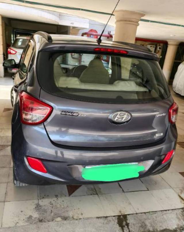 https://images10.gaadi.com/usedcar_image/4540091/original/processed_62d091b6-8ada-464f-9b5c-959916c005cb.jpeg?imwidth=6402