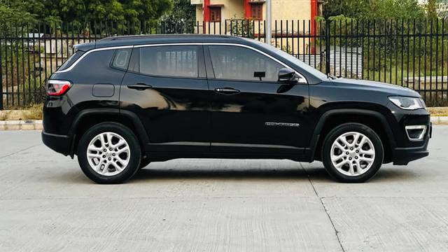 https://images10.gaadi.com/usedcar_image/4540100/original/processed_40359e3b60ba511e2ead10c97dd60311.jpg?imwidth=6401
