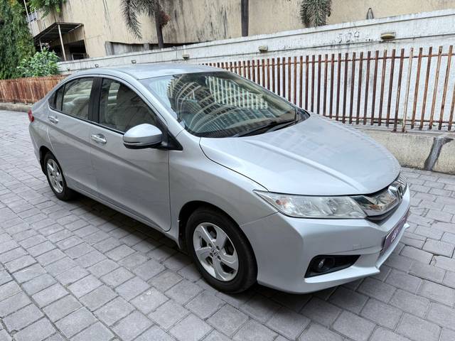https://images10.gaadi.com/usedcar_image/4540101/original/57e17423b9c7a36ed984e95509bc8d65.jpg?imwidth=6400
