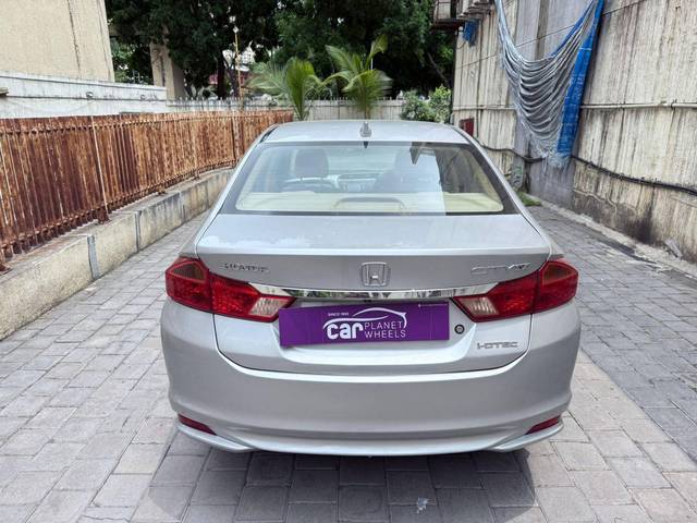 https://images10.gaadi.com/usedcar_image/4540101/original/processed_c00aac57e20ac13719257ac78973816a.jpg?imwidth=6401