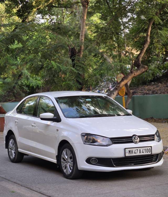 https://images10.gaadi.com/usedcar_image/4540163/original/processed_32aa32ddf55cfb68fdf98411ba8345ee.jpg?imwidth=6401