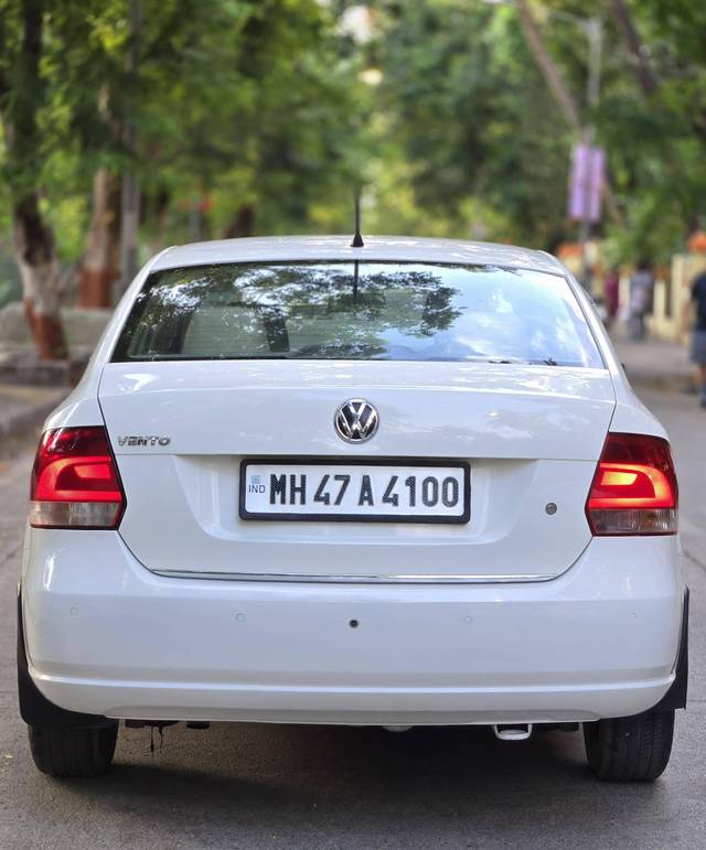 https://images10.gaadi.com/usedcar_image/4540163/original/processed_e7eb3d5c8acd8c48f4fc07771de46f85.jpg?imwidth=6402
