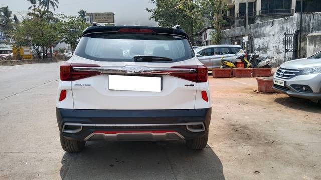https://images10.gaadi.com/usedcar_image/4540183/original/processed_ae1725c4c1e0b62cf1d4825f68d482ca.jpg?imwidth=6401