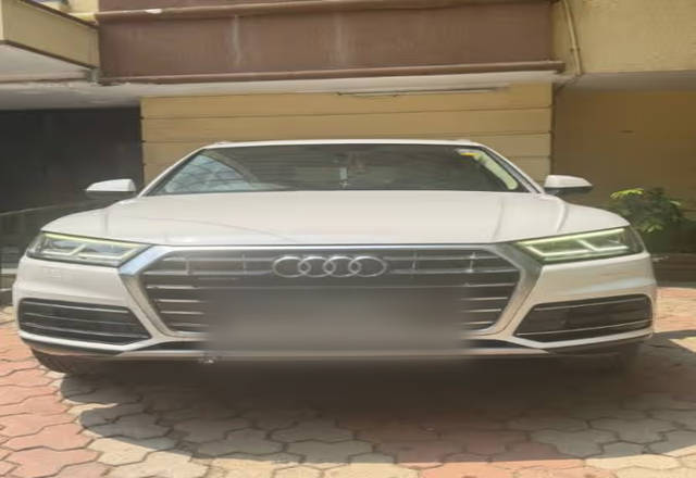 https://images10.gaadi.com/usedcar_image/4540184/original/ce8c6b7f-6dfd-438d-8402-a8b894d877cd.?imwidth=6400
