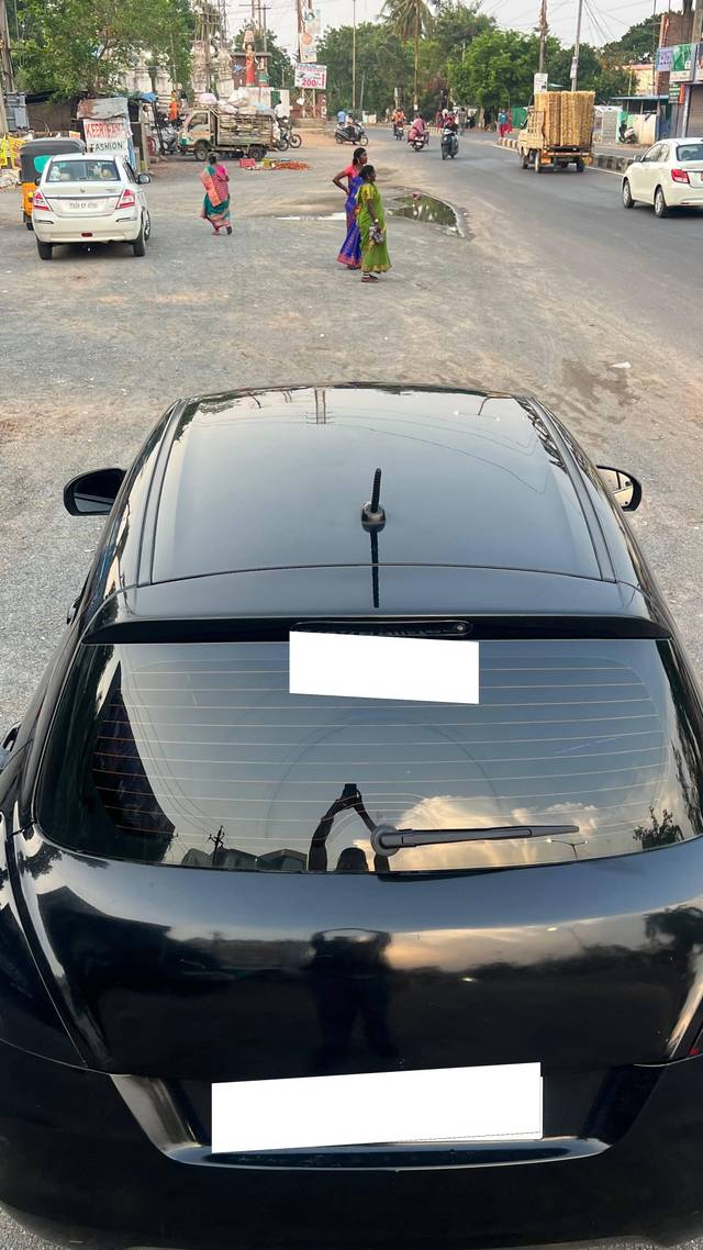 https://images10.gaadi.com/usedcar_image/4540185/original/processed_e212c5ad-abbf-4ca4-b8bf-1bc7614383c2.jpeg?imwidth=6401