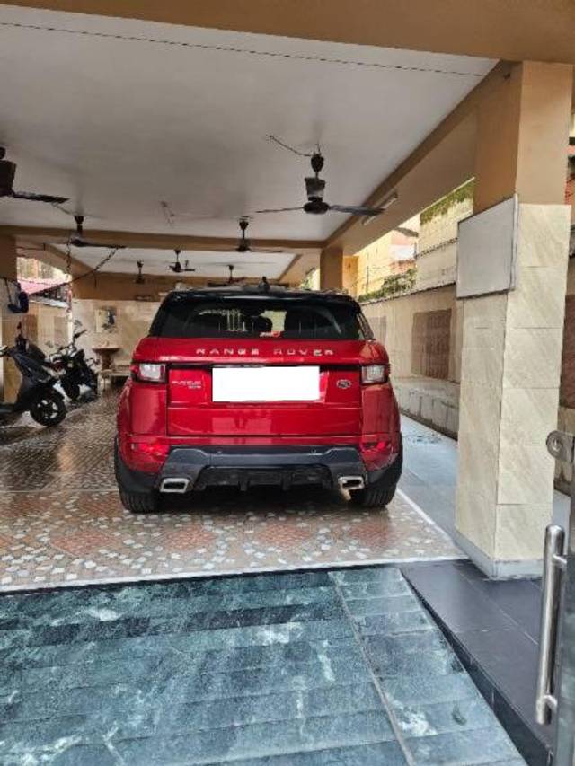 https://images10.gaadi.com/usedcar_image/4540221/original/processed_05fa7b49-06a7-4ec9-808f-84301a33fd1b.jpg?imwidth=6401