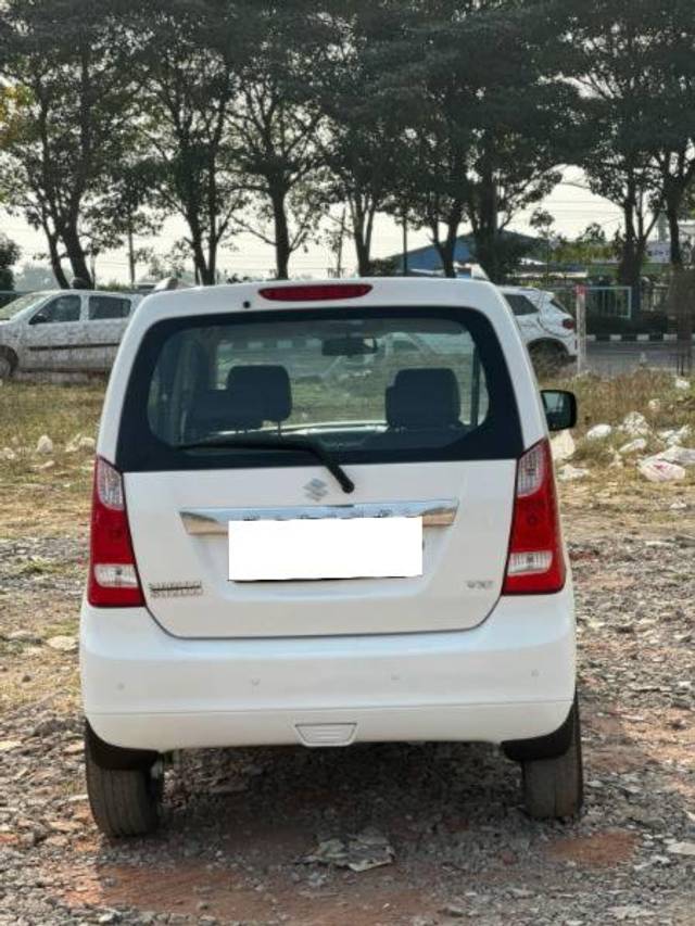 https://images10.gaadi.com/usedcar_image/4540224/original/processed_3a44d053-5b0c-4558-904e-bd34ccd92ed6.jpg?imwidth=6402