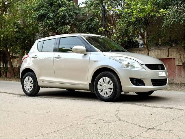 https://images10.gaadi.com/usedcar_image/4540234/original/processed_8ebe240ee5a13d46008b0d1d5c4648d1.jpg?imwidth=6400