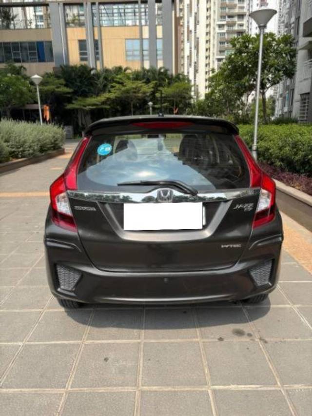 https://images10.gaadi.com/usedcar_image/4540290/original/processed_282abd36-987d-4efe-974f-b128f4247241.jpeg?imwidth=6401