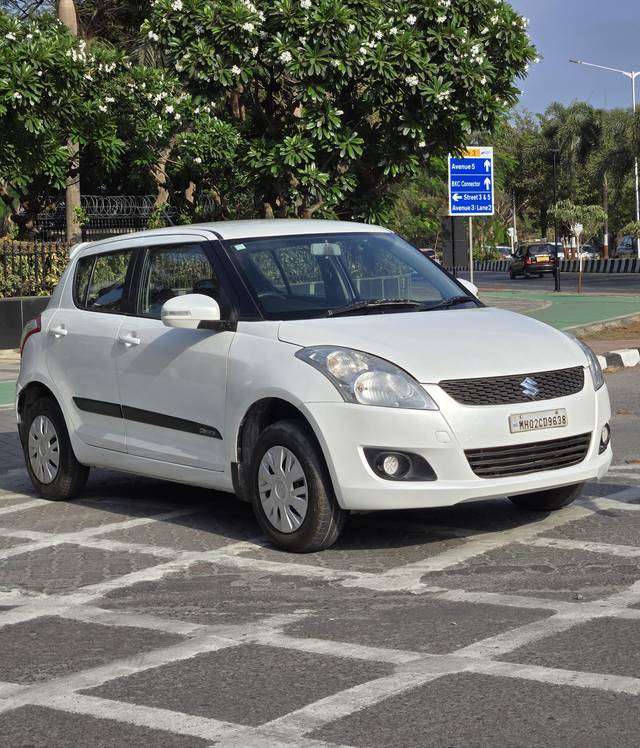 https://images10.gaadi.com/usedcar_image/4540306/original/processed_27a96655de3c3e8d2f3641a5f10ae1dd.jpg?imwidth=6400