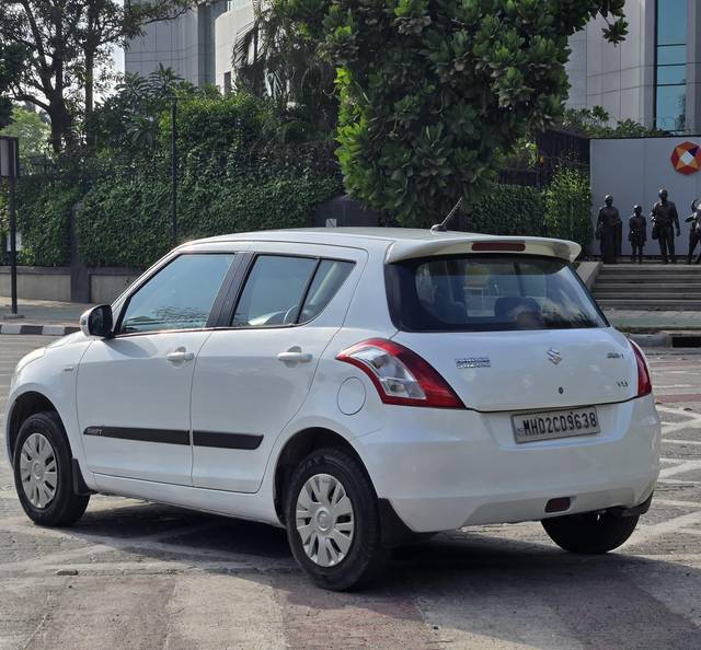 https://images10.gaadi.com/usedcar_image/4540306/original/processed_e50025a8156f7c337d41ff4503136717.jpg?imwidth=6402
