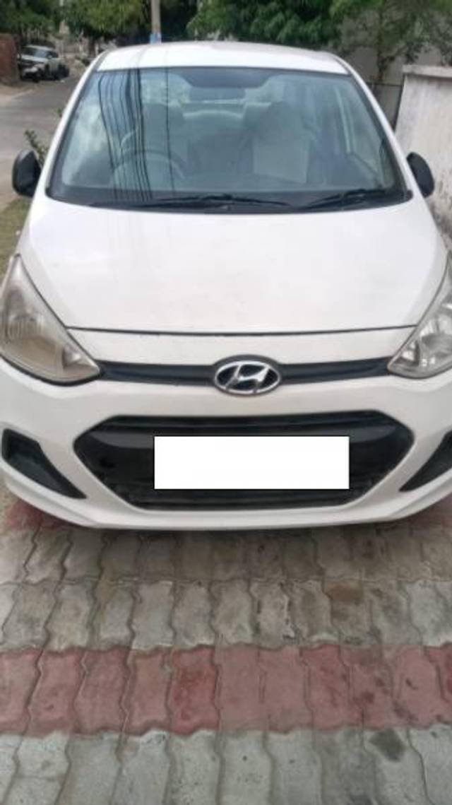 https://images10.gaadi.com/usedcar_image/4540309/original/processed_4c041b06-3cb9-43de-b683-ecc30e95bbcf.jpg?imwidth=6400