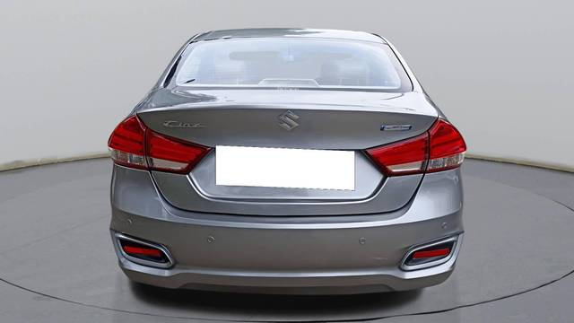 https://images10.gaadi.com/usedcar_image/4540311/original/processed_e9a4809acc9c3ca844e9ce3f532ce974.jpeg?imwidth=6402