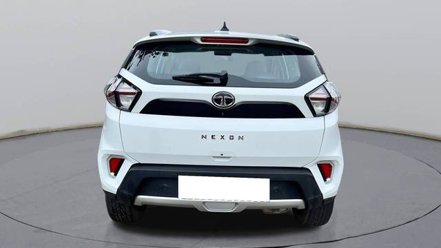 https://images10.gaadi.com/usedcar_image/4540320/original/processed_8ecf427d0e98553ec98d18576de9d412.jpeg?imwidth=6402