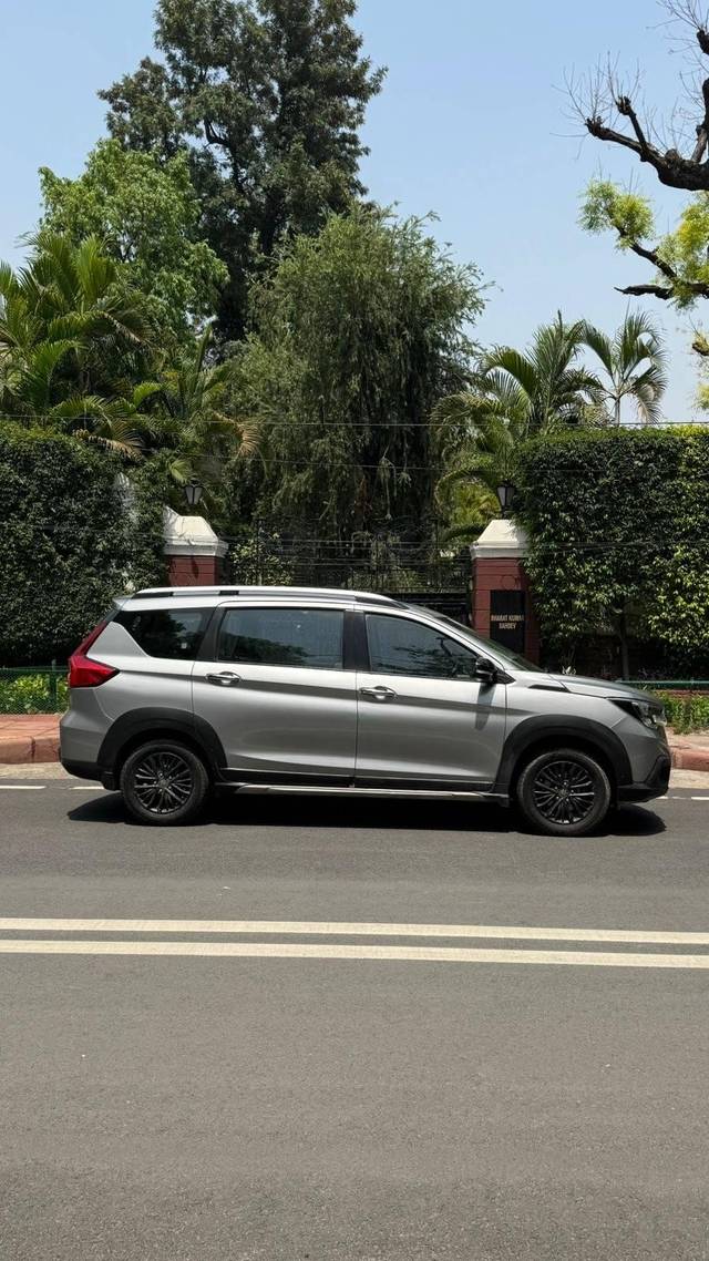 https://images10.gaadi.com/usedcar_image/4540326/original/processed_140933b7-0e92-4dd4-ad03-c9e32253a21b.jpg?imwidth=6401
