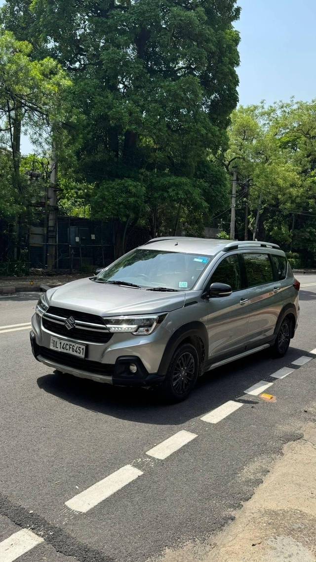 https://images10.gaadi.com/usedcar_image/4540326/original/processed_8f136057-bab0-4f00-b3c4-56e6b69570fc.jpg?imwidth=6402