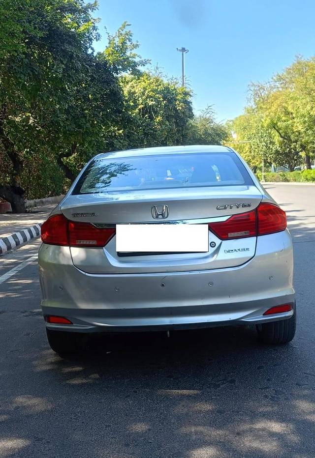 https://images10.gaadi.com/usedcar_image/4540330/original/processed_095dc250ea9f937f5054de799793c84c.jpg?imwidth=6401