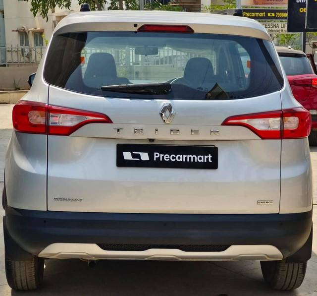 https://images10.gaadi.com/usedcar_image/4540359/original/processed_a4420f3cae61fca49ad719ea2f352f9a.jpeg?imwidth=6402