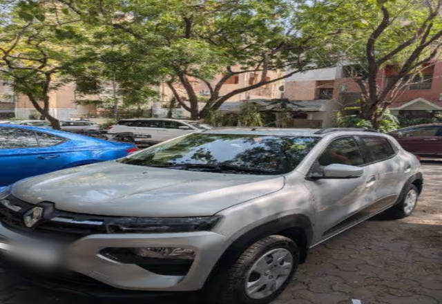 https://images10.gaadi.com/usedcar_image/4540363/original/31e46fd2-58ff-4309-a571-ac19c331494b.?imwidth=6400