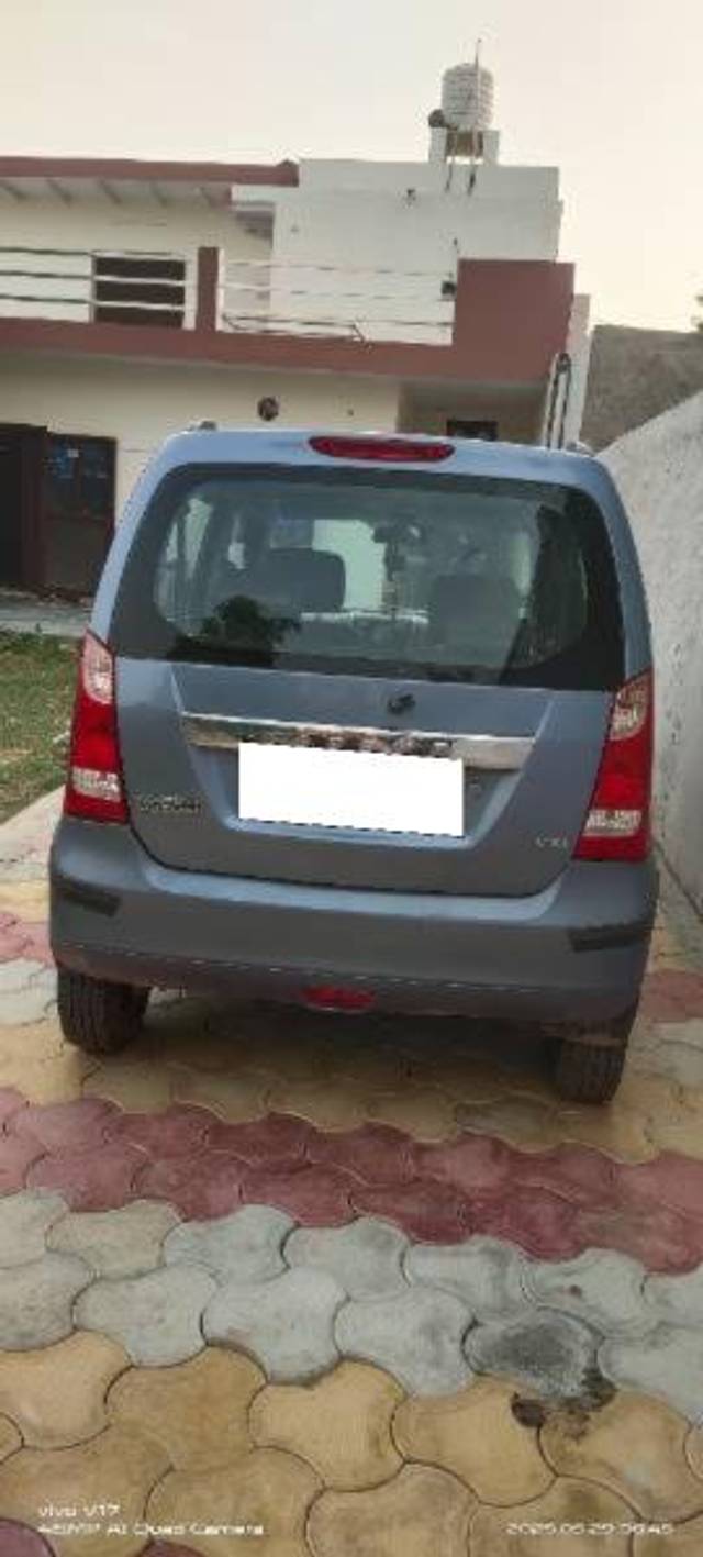 https://images10.gaadi.com/usedcar_image/4540408/original/processed_643a0d0b-f3ff-454f-afe9-f7a4e9ab09b9.jpg?imwidth=6402