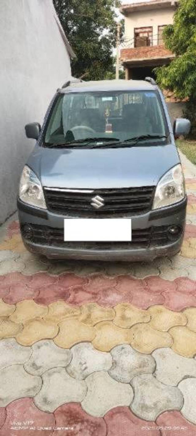 https://images10.gaadi.com/usedcar_image/4540408/original/processed_a2cd6c00-502c-442e-99c9-94634466a8fd.jpg?imwidth=6400