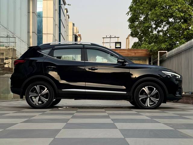 https://images10.gaadi.com/usedcar_image/4540432/original/f18de893fbbd337d6ea80722b18efa4a.jpg?imwidth=6401