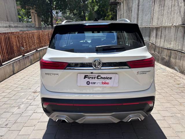 https://images10.gaadi.com/usedcar_image/4540433/original/processed_ec7fa47670844d786a050442948abc87.jpeg?imwidth=6401
