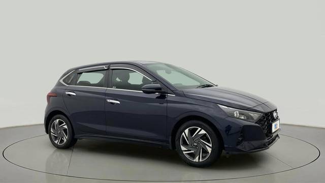 https://images10.gaadi.com/usedcar_image/4540464/original/6cfc64cc0135ed1884621a51caaf26bc.jpg?imwidth=6400