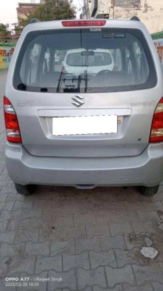 https://images10.gaadi.com/usedcar_image/4540474/original/processed_6db2abc5-661a-44d1-bec1-2cc3abd6e314.jpg?imwidth=6401