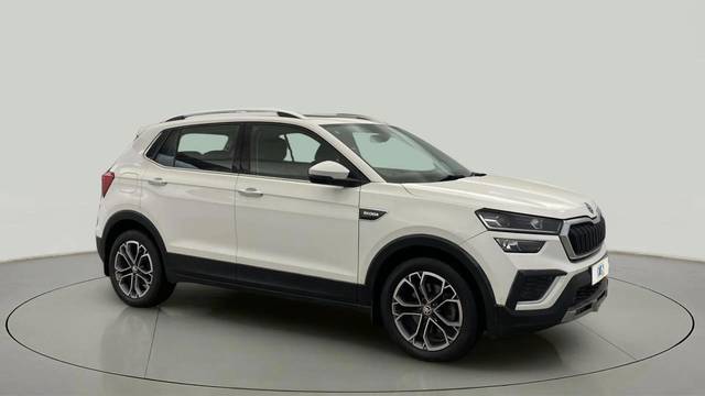 https://images10.gaadi.com/usedcar_image/4540492/original/b8471ce8dcd297bffa4d15deb865d7c9.jpg?imwidth=6400
