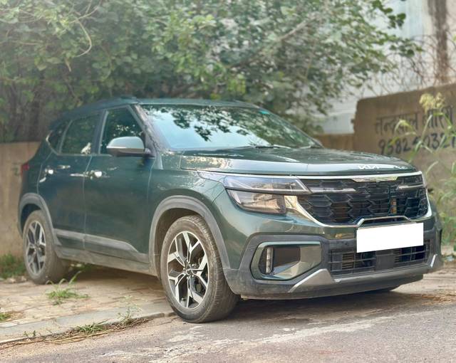 https://images10.gaadi.com/usedcar_image/4540497/original/processed_a59b982b2e8cde23a8b22b810b4c2e6a.jpg?imwidth=6400