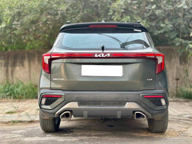 https://images10.gaadi.com/usedcar_image/4540497/original/processed_e1b2e3765ab0ecf29c70346cbe543534.jpg?imwidth=6401