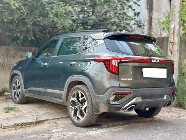 https://images10.gaadi.com/usedcar_image/4540497/original/processed_e307da5850835f5efdbd9bb7422b1a8e.jpg?imwidth=6402