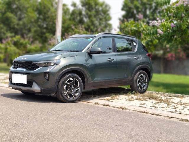 https://images10.gaadi.com/usedcar_image/4540553/original/processed_0471559ec57414c9cb4f2adf2ac1a6b9.jpg?imwidth=6402