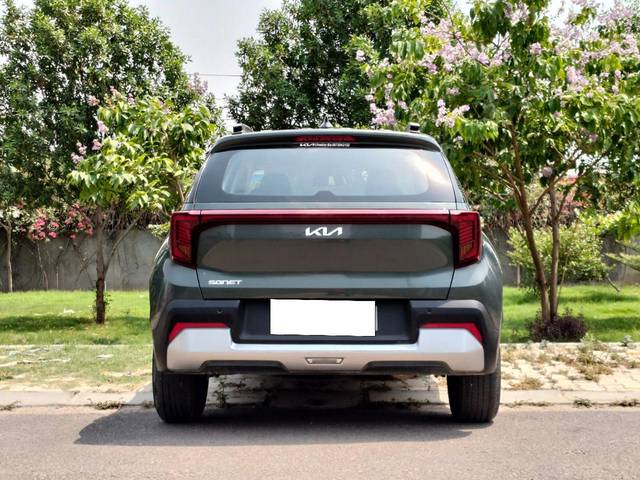 https://images10.gaadi.com/usedcar_image/4540553/original/processed_e9fe598e7e4af5753c0749fb458ec951.jpg?imwidth=6401