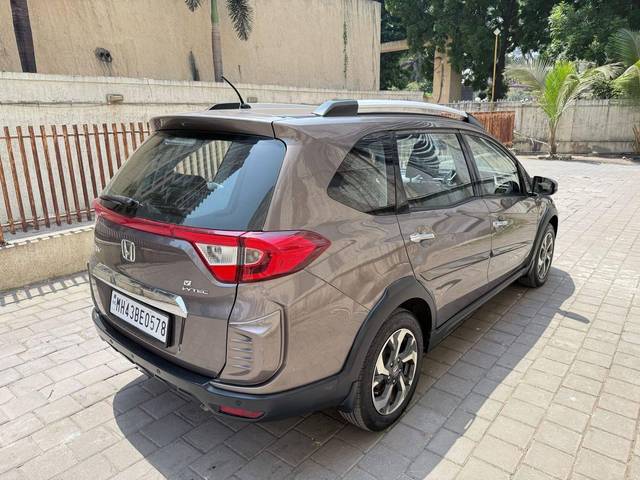 https://images10.gaadi.com/usedcar_image/4540559/original/processed_bcd2b8661482c238844a0f164a3c7fa1.jpeg?imwidth=6401