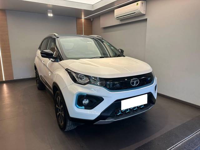 https://images10.gaadi.com/usedcar_image/4540570/original/processed_7fbeb38b0c4f94d952db37c0f588351c.jpeg?imwidth=6400