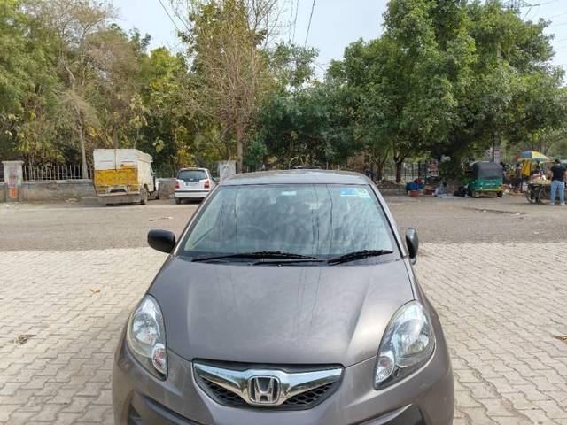 https://images10.gaadi.com/usedcar_image/4540572/original/processed_4f8e968c-9214-4fba-8d6b-087cc24f0e42.jpg?imwidth=6402