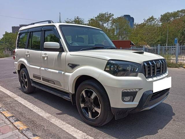 https://images10.gaadi.com/usedcar_image/4540573/original/processed_5c322707852b26b982976f9162f0b855.jpg?imwidth=6400