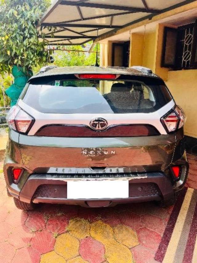 https://images10.gaadi.com/usedcar_image/4540585/original/processed_04218478-fedc-46ed-b223-c1f39f69905d.jpg?imwidth=6401