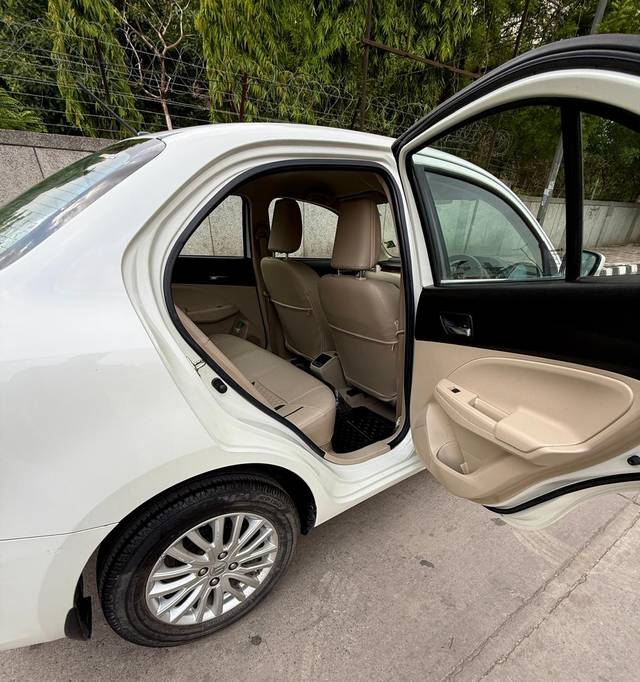 https://images10.gaadi.com/usedcar_image/4540600/original/7a7a74785605063884b37d0ee8551d05.jpg?imwidth=6401
