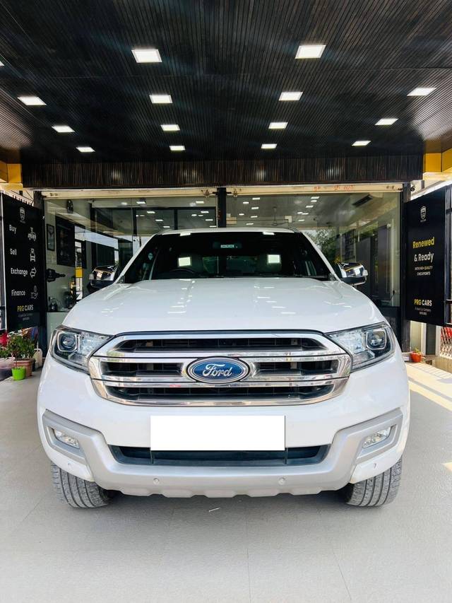 https://images10.gaadi.com/usedcar_image/4540603/original/processed_8b9da1ebfb197f8df5b7a3b61ec0a9bd.jpg?imwidth=6401