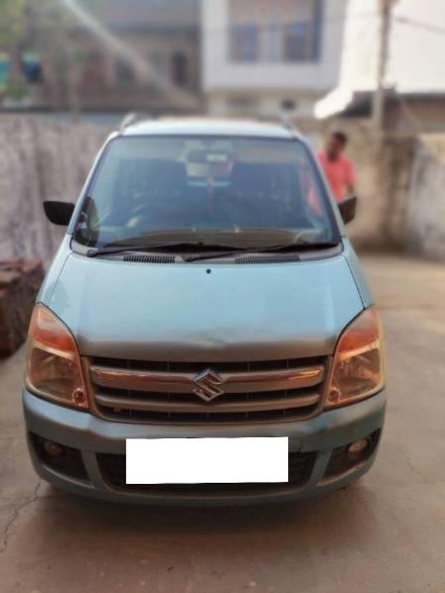 https://images10.gaadi.com/usedcar_image/4540605/original/processed_728e1027-f88e-498a-86c4-96623918a662.jpg?imwidth=6400