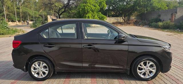https://images10.gaadi.com/usedcar_image/4540608/original/processed_879f496f399605387ee53932150e57bb.jpg?imwidth=6401