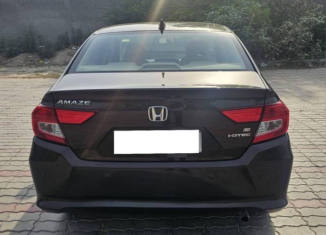 https://images10.gaadi.com/usedcar_image/4540608/original/processed_dcc48416cabf8ee991f6bb5c8be3e42b.jpg?imwidth=6402