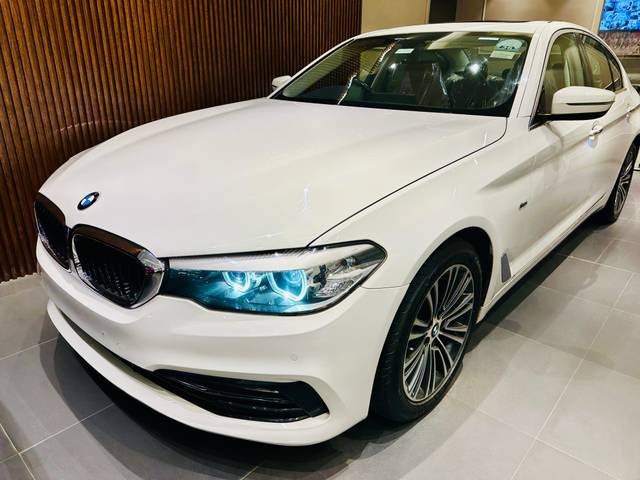 https://images10.gaadi.com/usedcar_image/4540614/original/01ed294ba10a644d7781bfb91860168b.jpg?imwidth=6400